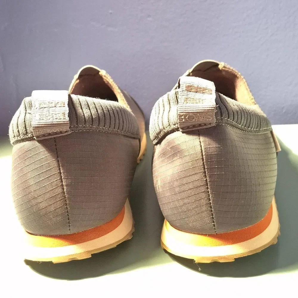 Toms Men's 10.5 Slip On Nylon Shoes